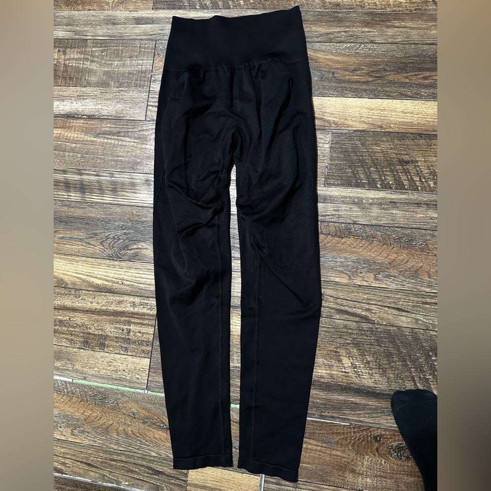 Black Booty Scrunch Leggings
